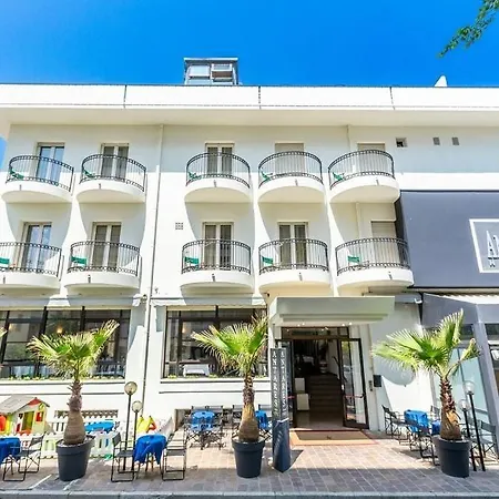 Hotel Antares 3*