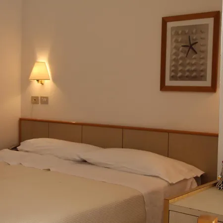Antares Hotel 3*